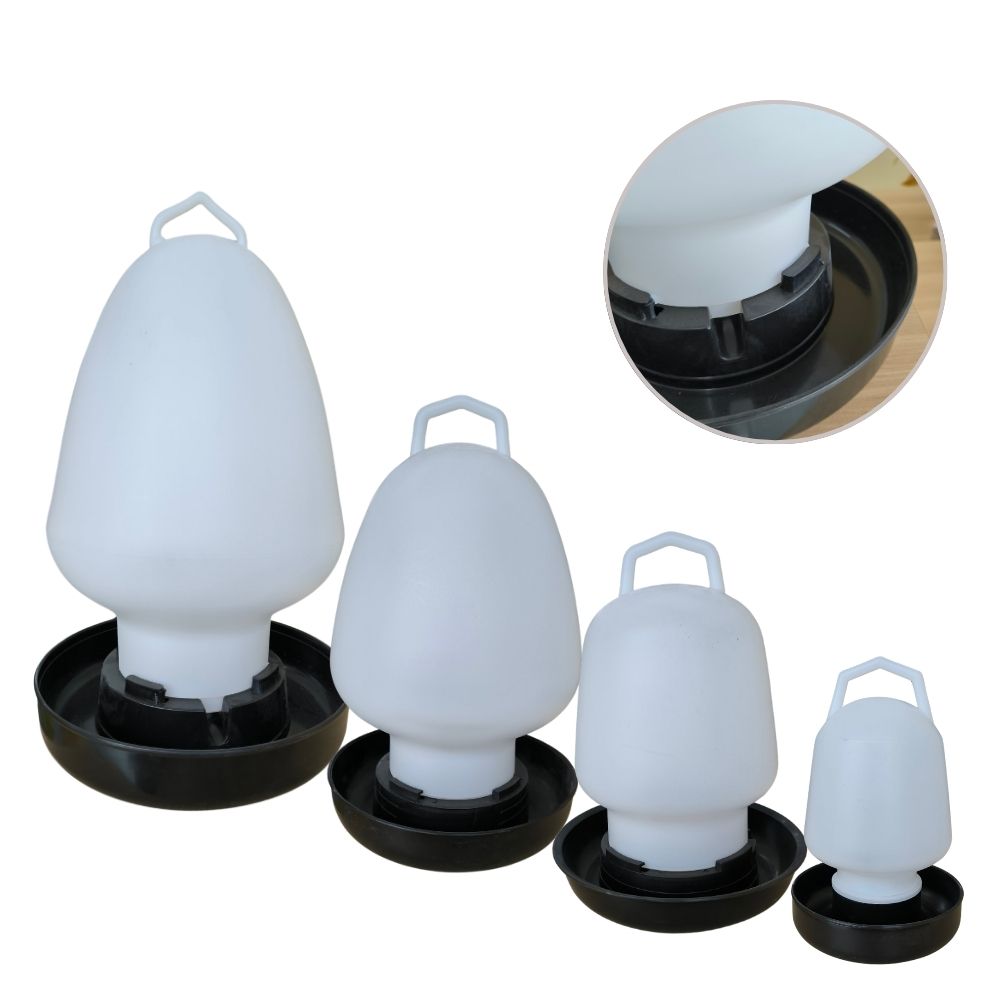 Bekas Minuman Ayam / Water Container